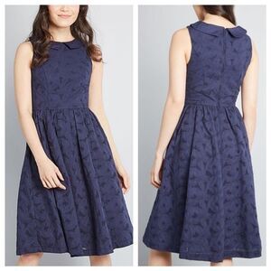 Modcloth Navy Eyelet Fortuitous Timing Sleeveless A-Line Dress Size 6